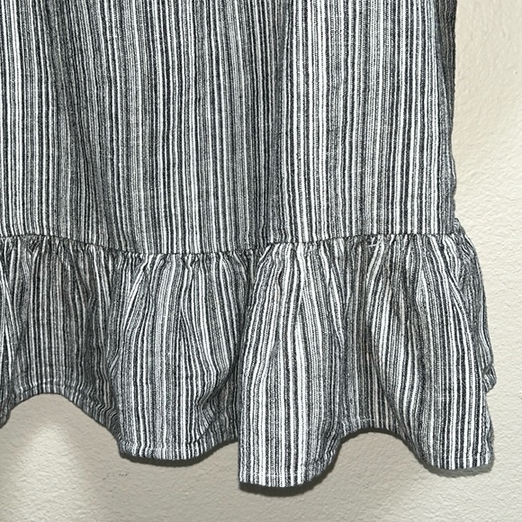 Vince Camuto Off the Shoulder Gray White Striped Dress, Size Small, Linen Blend - Picture 6 of 16
